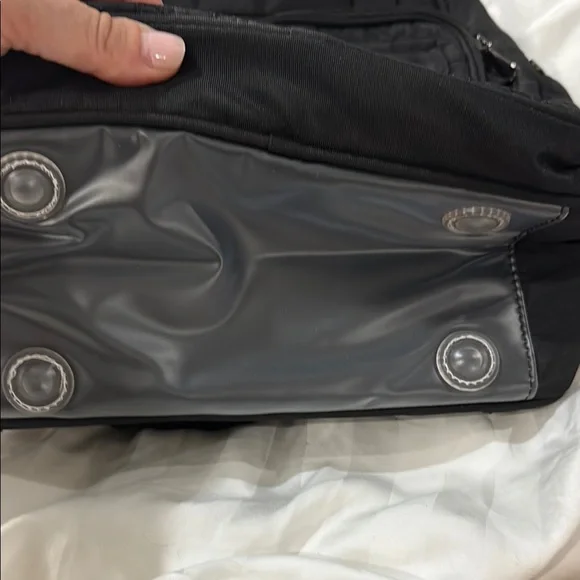 NWOT Lug Mini Puddle Jumper Convertible Black Tote Bag - Picture 2 of 10